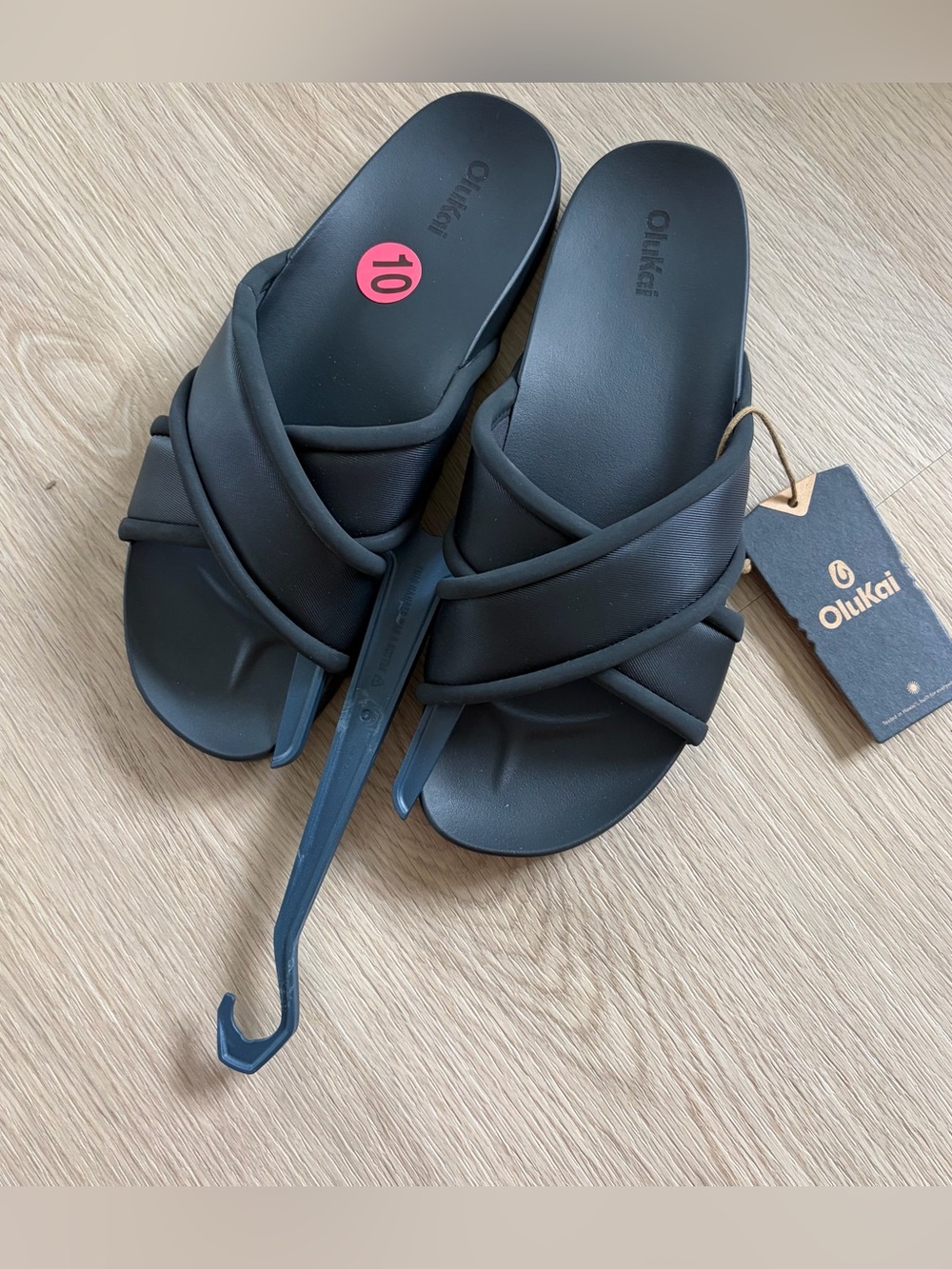 OLUKAI Ani Women’s Slide Beach Sandals Size 10 NEW